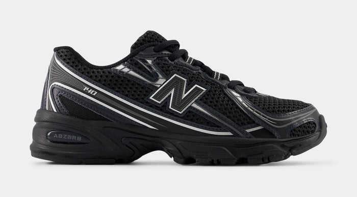 740 Grade School Running Shoes (Black/Silver Metallic)