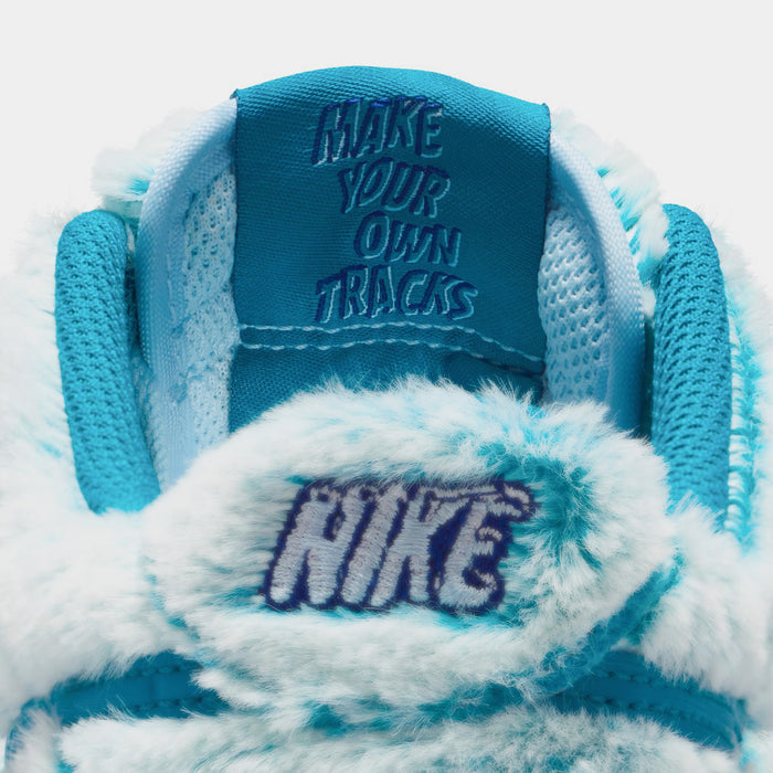 Dunk Low Abominable Snowman Grade School Lifestyle Shoes (Blue)