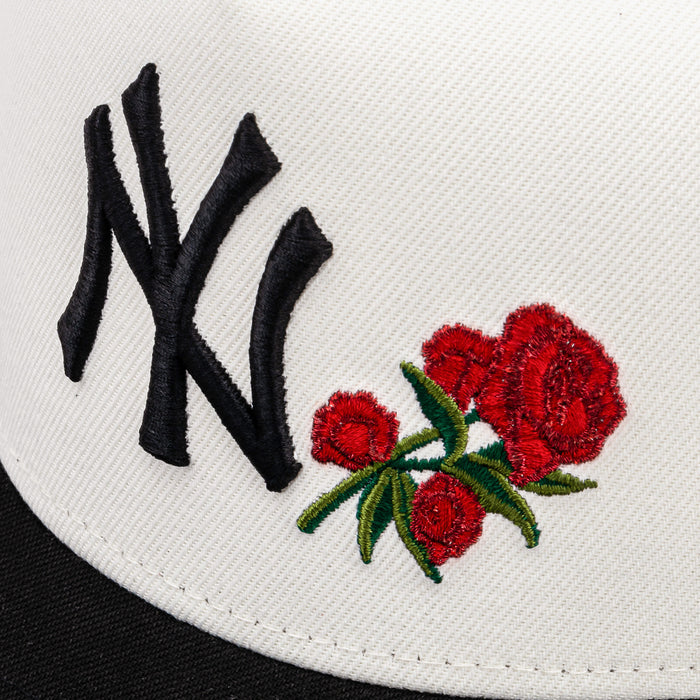 Shoe Palace Exclusive New York Yankees Curve Rose 950AF Snapback Mens Hat (Beige/Black)