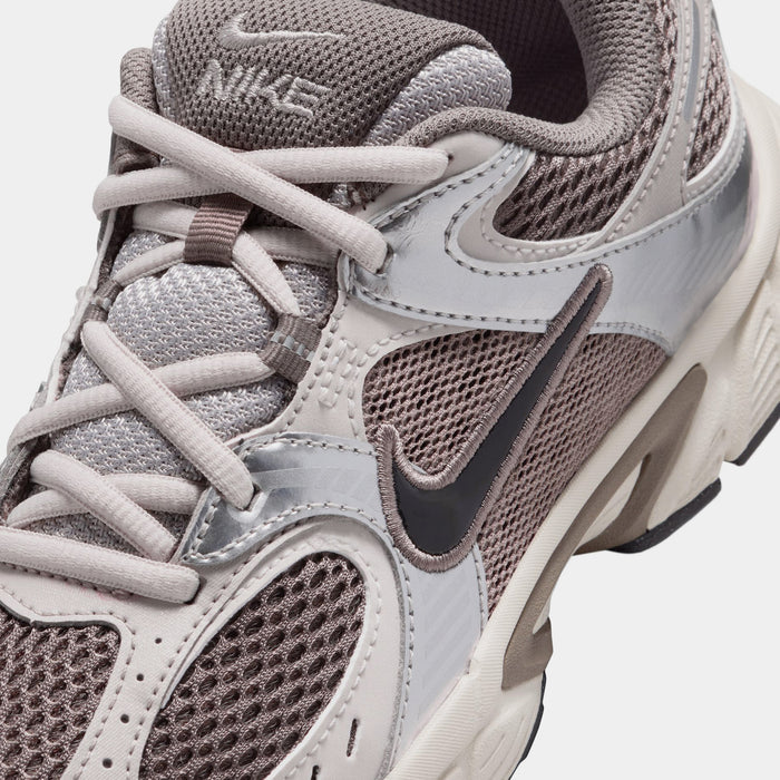 V5 RNR Grade School Running Shoes (Cave Stone/College Grey/Vast Grey/Black)