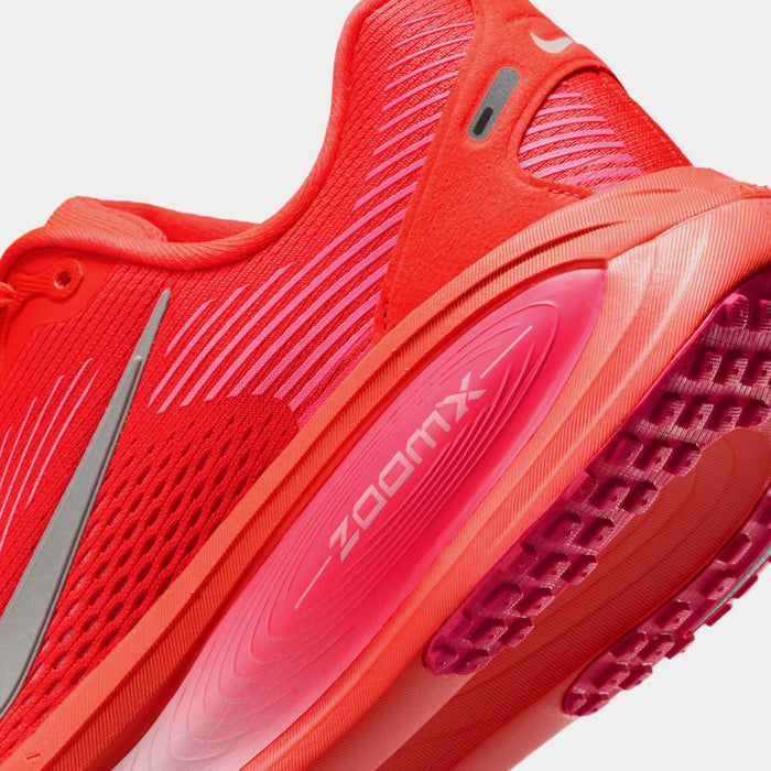 Vomero 18 Womens Running Shoes (Bright Crimson/Hyper Pink/Pink Foam/White)