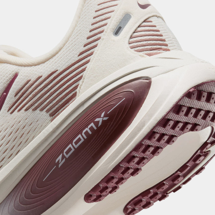 Vomero 18 Womens Running Shoes (Pale Ivory/Red Sepia/Silt Red/Dark Team Red)